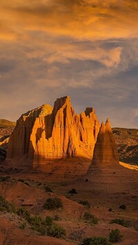 Rozświetlone skały w Parku Narodowym Capitol Reef