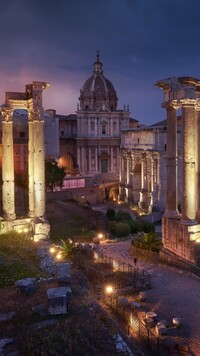 Ruiny Forum Romanum i Świątynia Saturna w Rzymie