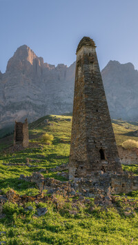 Ruiny wież obronnych na Kaukazie