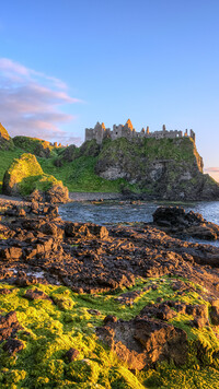 Ruiny zamku Dunluce w Irlandii