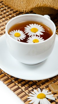 Rumiankowa herbata w kwiatki