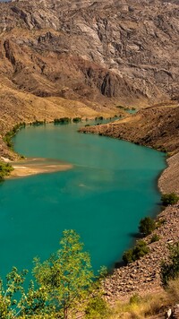 Rzeka Naryn w górach Kirgistanu