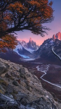 Rzeka Rio de las Vueltas i szczyt Fitz Roy