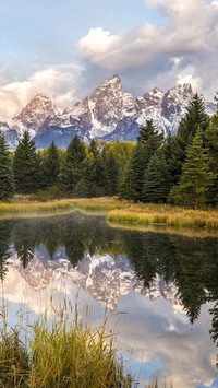 Rzeka Snake River w górach Teton Range