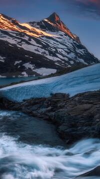 Rzeka w górach Jotunheimen