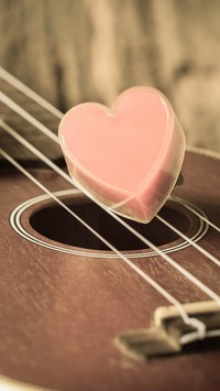 Serce na strunach gitary