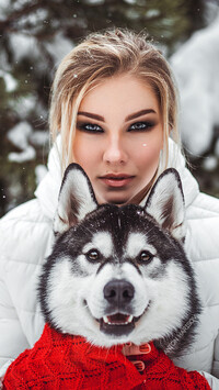 Siberian husky i dziewczyna