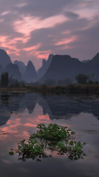 Skały na chińskiej rzece Gui Jiang