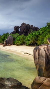 Skały na plaży Anse Source dArgent na Seszelach