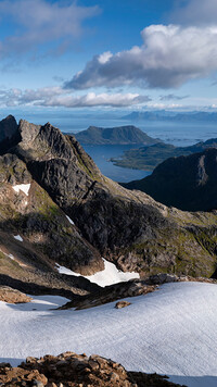 Śnieg na norweskich Lofotach