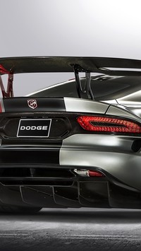 Srebrny Dodge Viper