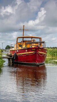 Statek na rzece w Holandii