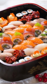 Sushi w pojemniku