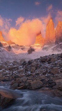 Szczyty Torres del Paine w Patagonii