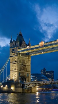 Tower Bridge nocą