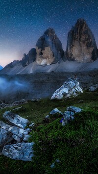 Tre Cime di Lavaredo pod rozgwieżdżonym niebem