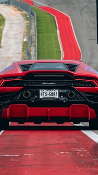 Tył czerwonego Lamborghini