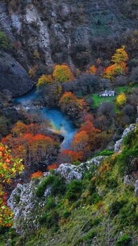Wąwóz Vikos Gorge jesienią