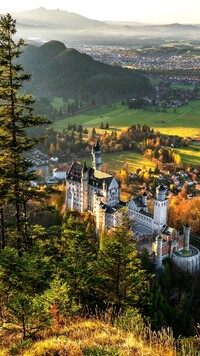 Widok na zamek Neuschwanstein w Bawarii