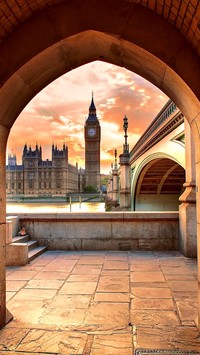 Widok z tunelu na Pałac Westminsterski
