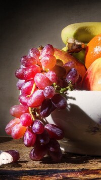 Winogrona i inne owoce