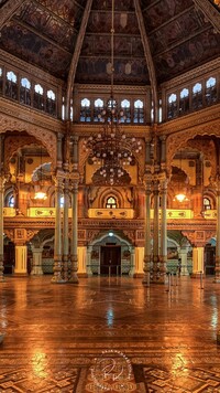Wnętrze indyjskiego pałacu Mysore Palace