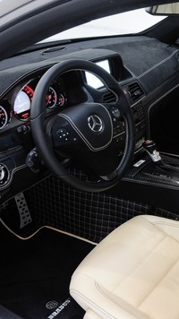 Wnętrze Mercedesa E-klasa