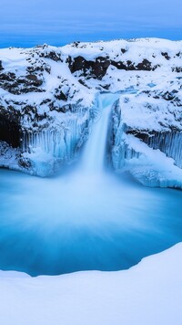 Wodospad Aldeyjarfoss zimą