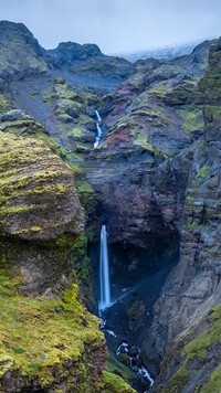 Wodospad Hangandifoss w Islandii