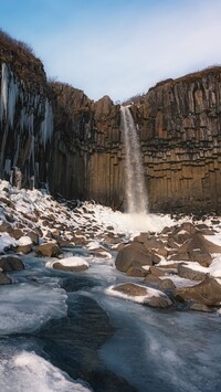 Wodospad Svartifoss w Islandii