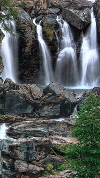 Wodospad w Dolinie Aosty we Włoszech