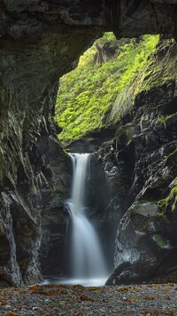 Wodospad w jaskini