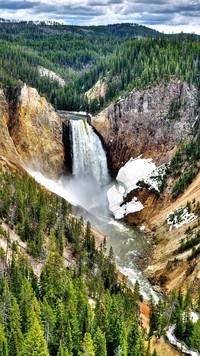 Wodospad w Parku Narodowym Yellowstone