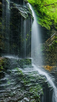 Wodospad w Watkins Glen State Park