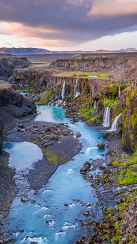Wodospady Sigoldugljufur w Islandii