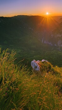 Wschód słońca nad górami Dynarskimi