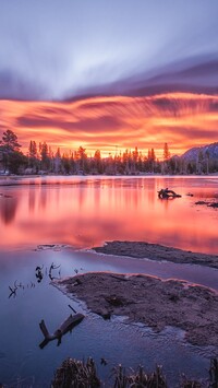 Wschód słońca nad jeziorem Spraque Lake