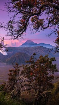 Wulkany na wyspie Jawa w Indonezji