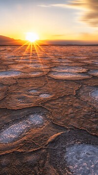 Wyschnięte jezioro w Death Valley National Park
