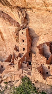 Zabytkowe ruiny osiedla w Mesa Verde w Kolorado