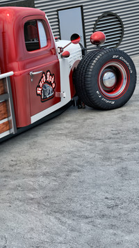 Zabytkowy Dodge Power Wagon 1946