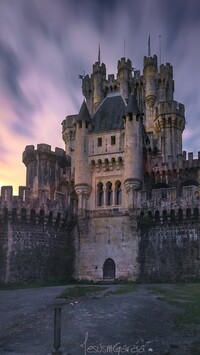 Zamek Butron w Hiszpanii
