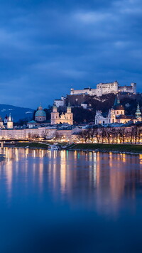 Zamek Hohensalzburg nad rzeką Salzach