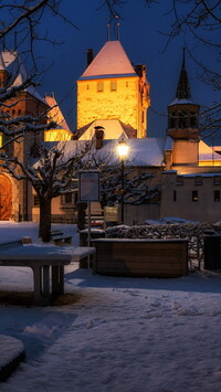 Zamek Oberhofen w Szwajcarii