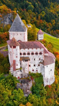 Zamek Trostburg we Włoszech