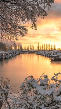 Zima na przystani Sawley Marina