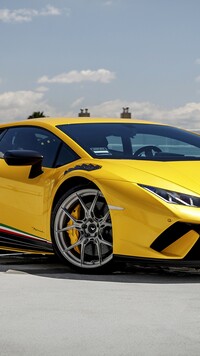 Żółte Lamborghini Huracan