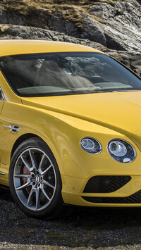 Żółty Bentley Continental GT