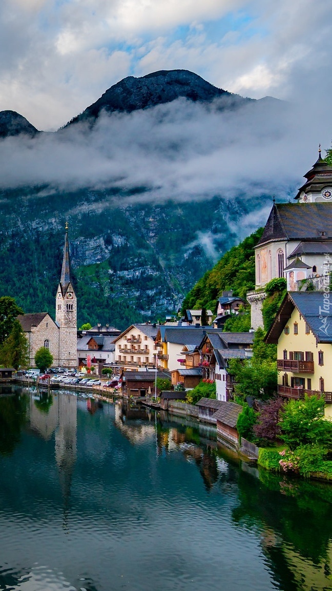 Alpy Salzburskie i jezioro Hallstattersee