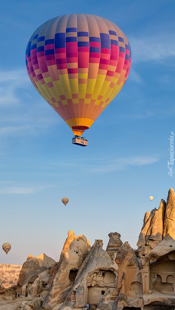 Balony nad skałami Kapadocji